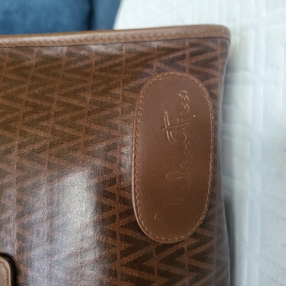 Mario Valentino Brown Leather Clutch with Textured Finish - Picture 2 of 12